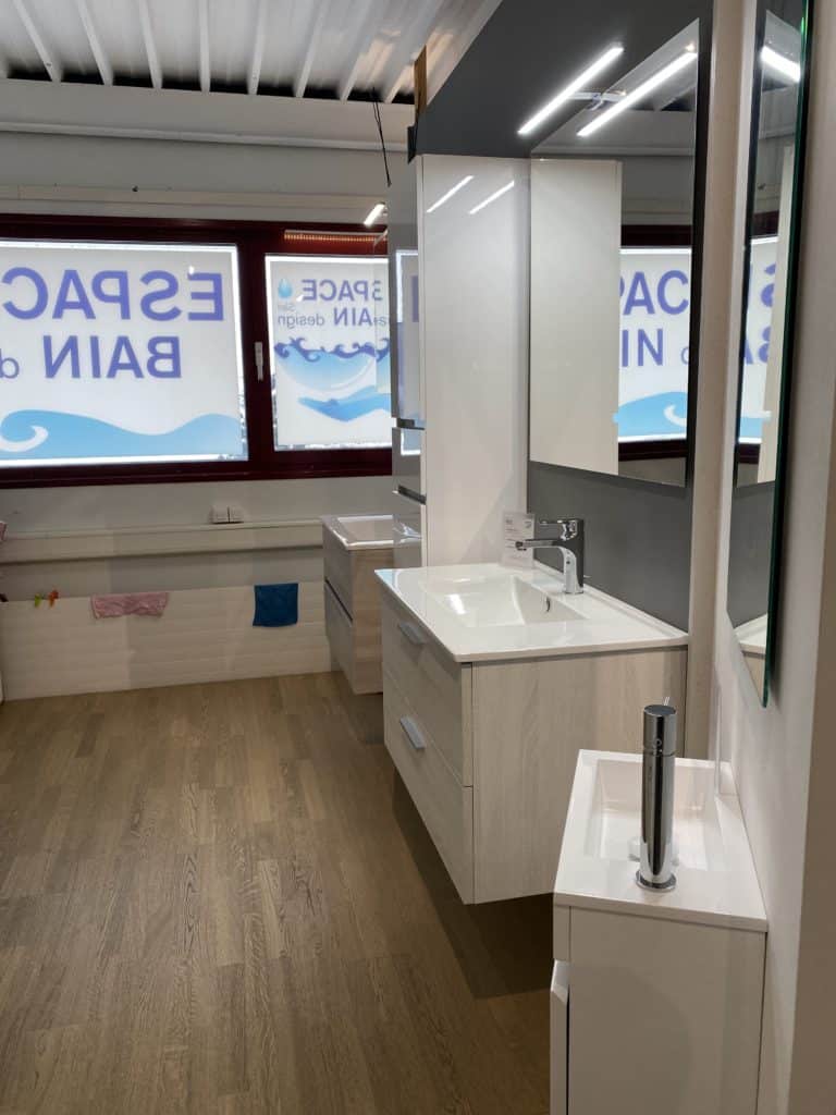 Espace_Bain_Design_Salle _de _bain _et _meuble_de salle_de_bain_showroom08